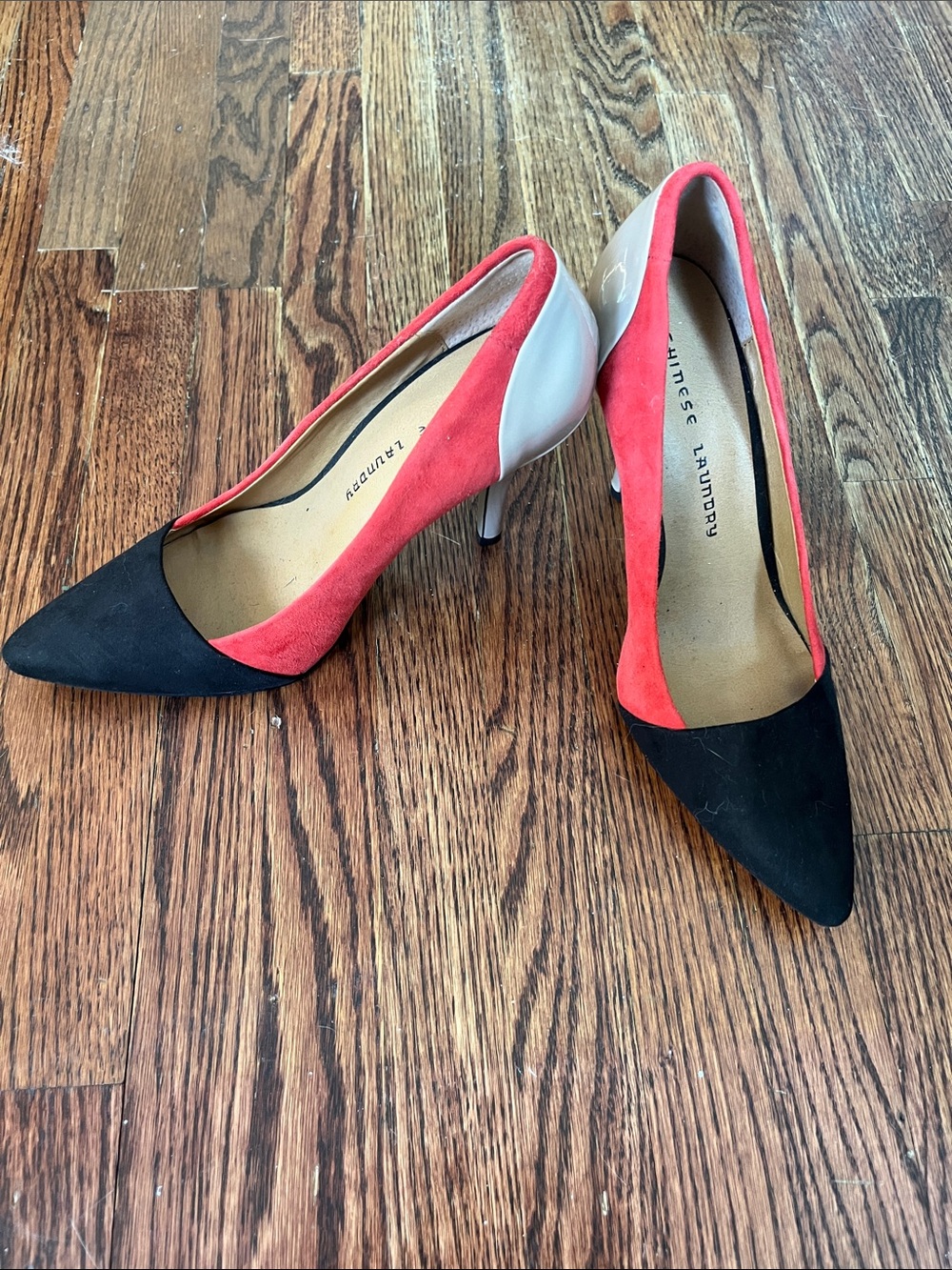BNWT Chinese Laundry Black, Red & Cream Pointed-Toe Colorblock Pumps Size 9